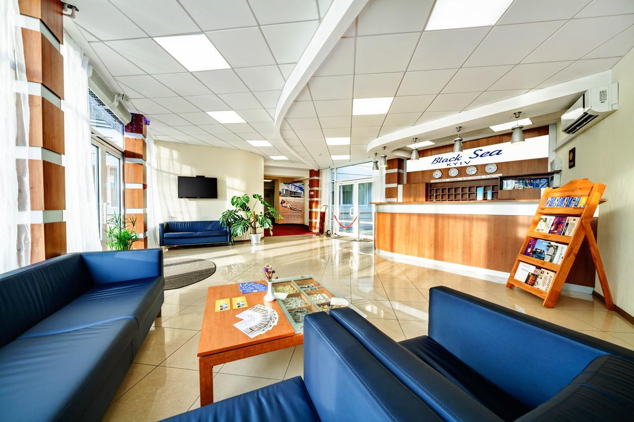 Black Sea Hotel Киев Екстериор снимка