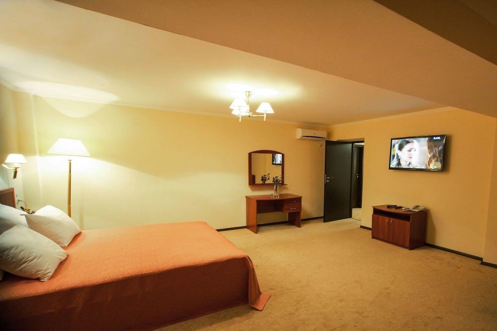 Black Sea Hotel Киев Екстериор снимка