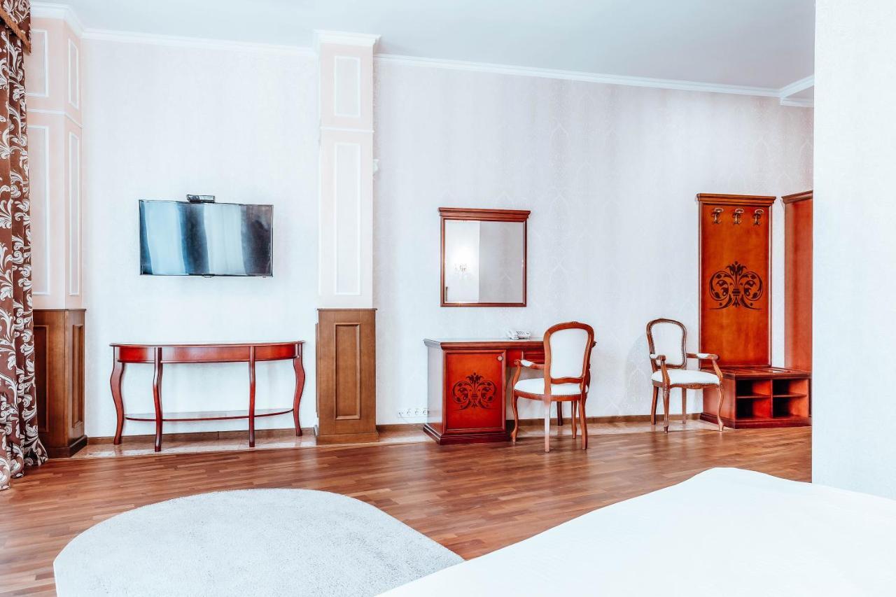 Black Sea Hotel Киев Екстериор снимка